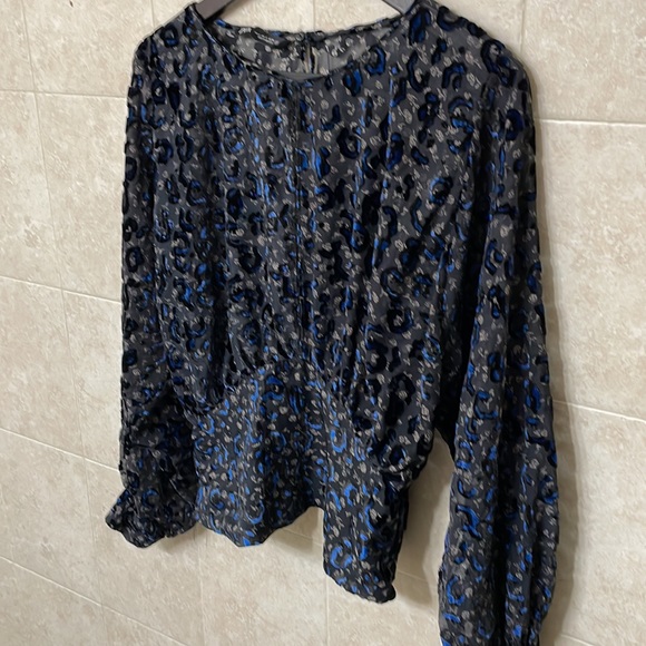 6/$18 Zara items size small - Picture 4 of 7